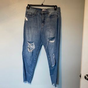 D3 High rise distressed mom jeans 13/31